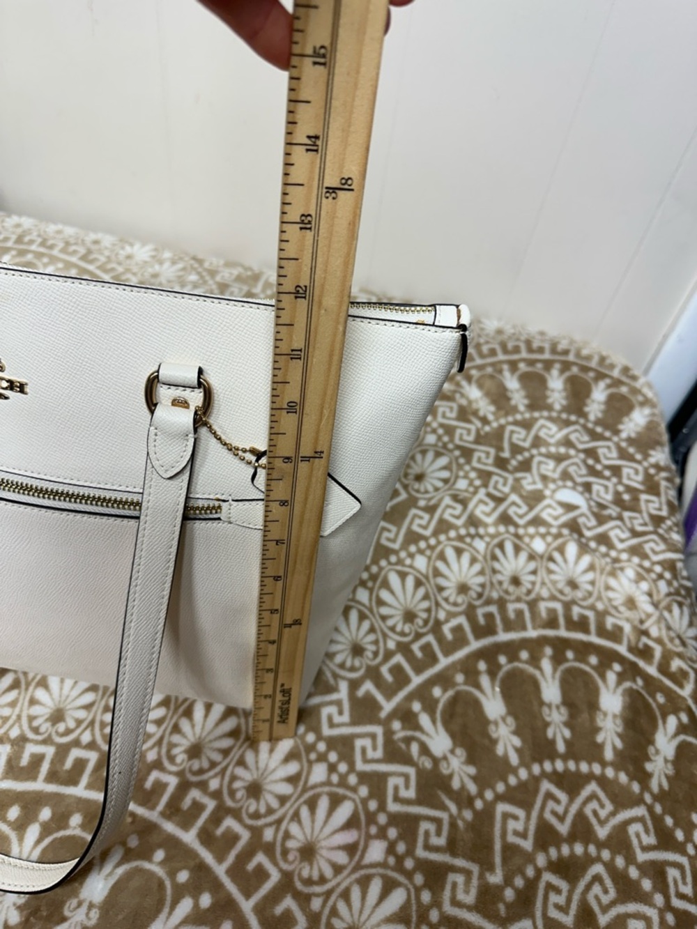 Coach Gallery  Cream Leather Tote with Front Zip and Gold Hardware with Dustbag - Picture 8 of 16